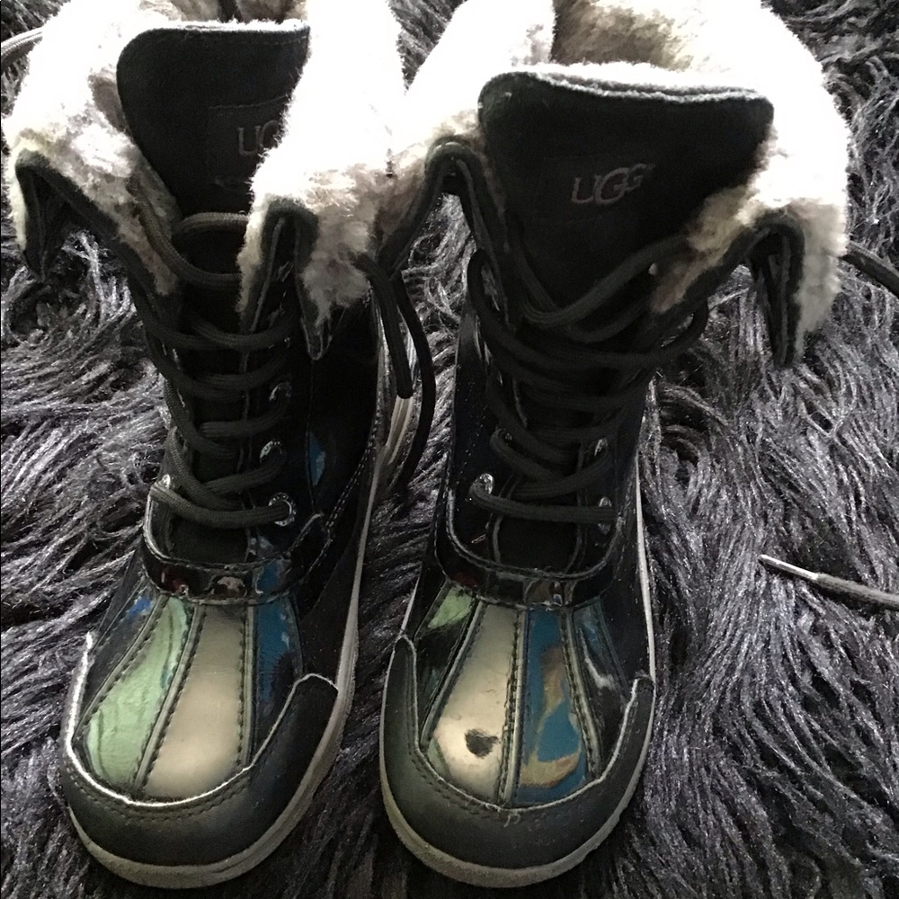 Ugg boy girl boot size 3